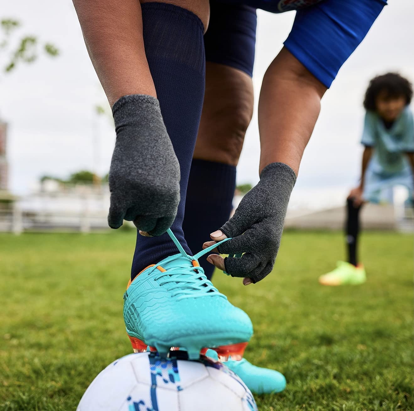 Comfy Brace Arthritis Hand Compression Gloves Fingerless Design & Breathable Fabric, Medium, 1 Pair