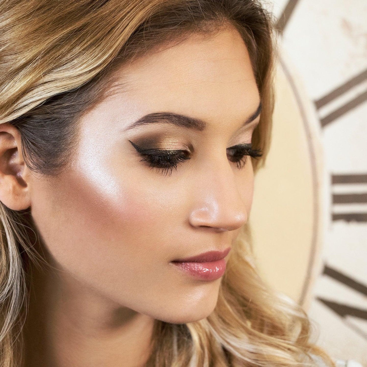 Pretty Vulgar Bronzer in #113 Bronze Mannikin, 5.7 g / 0.2 oz.