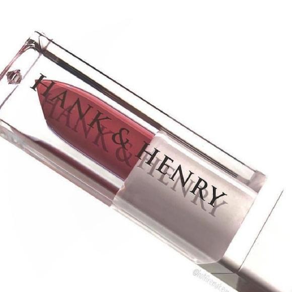 HANK & HENRY Matte Liquid Lipstick (Petal Pusher)
