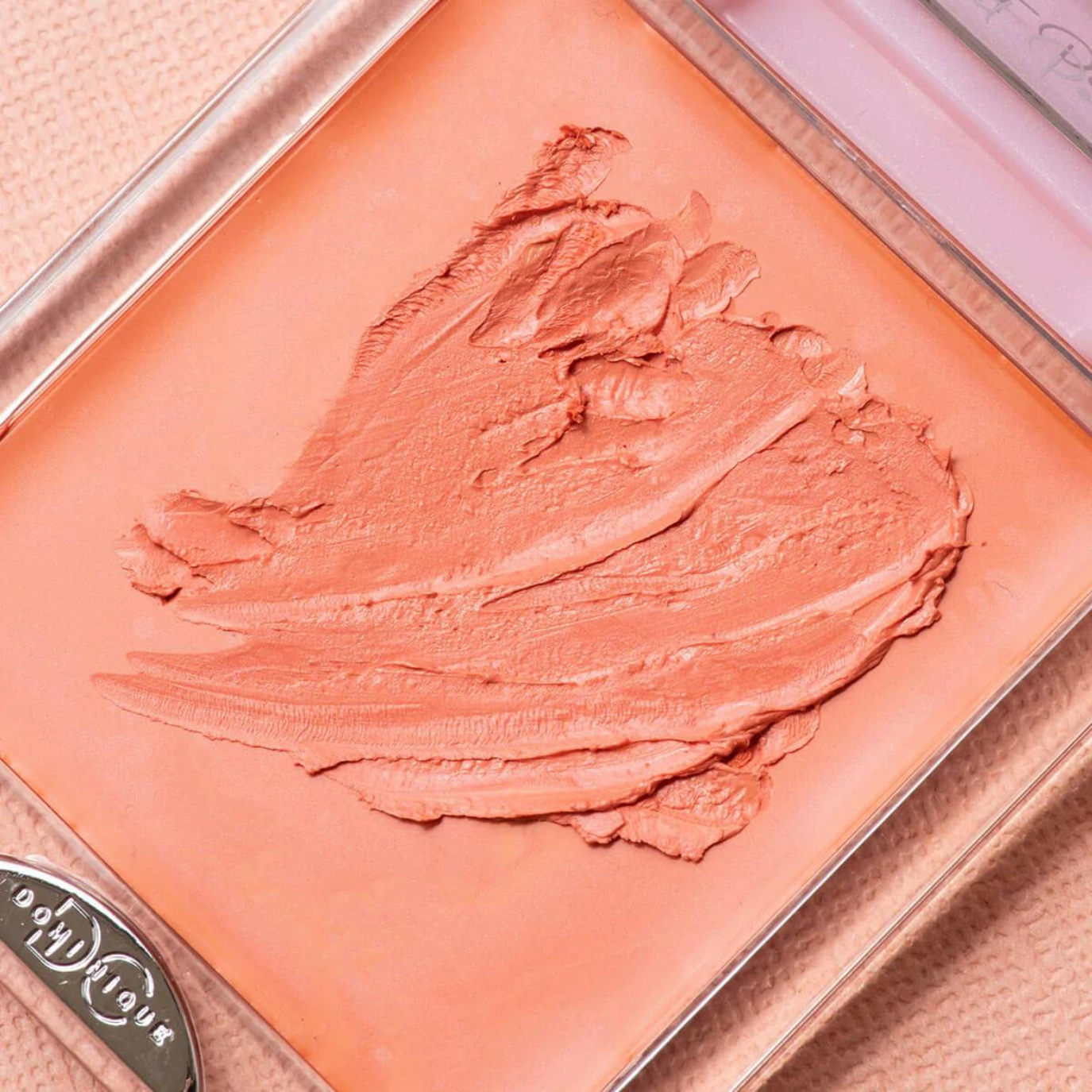 Dominique Soft Yet Powerful Warm Peach Cream Blush 5 g