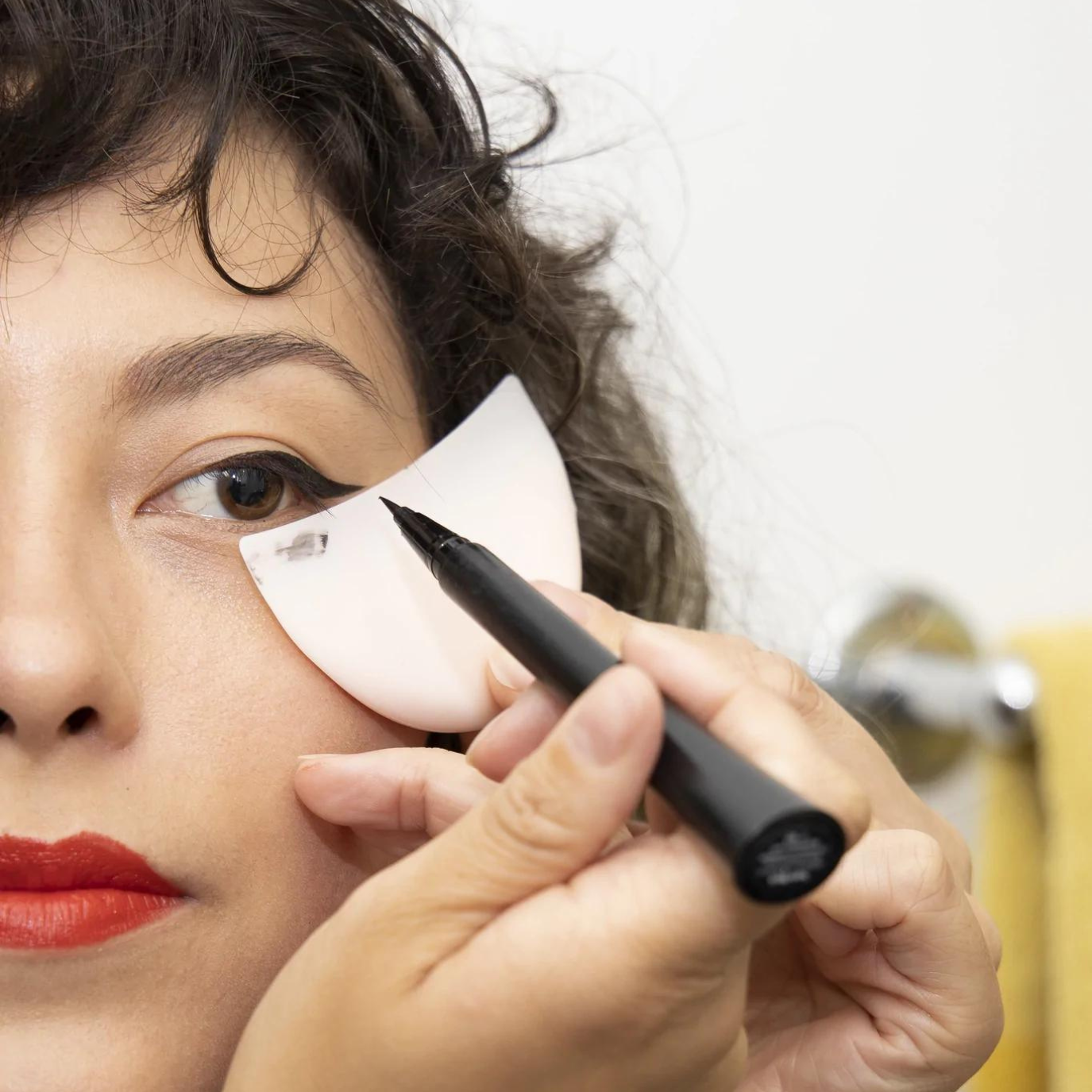 Shadow Moon Reusable Shadow Shield for Fast and Flawless Eye Makeup Application 1 Count