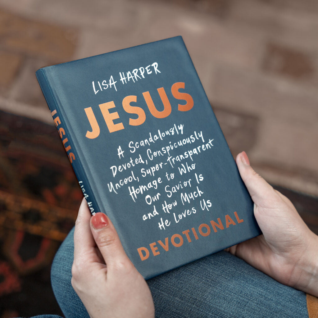 JESUS: Who Our Savior Is and How Much He Loves Us Devotional