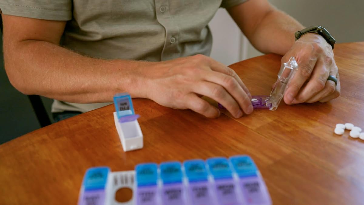 Ezy Dose Pill Cutter Dispense Pill Half (1 Pill Cutter) COLORS MAY VARY