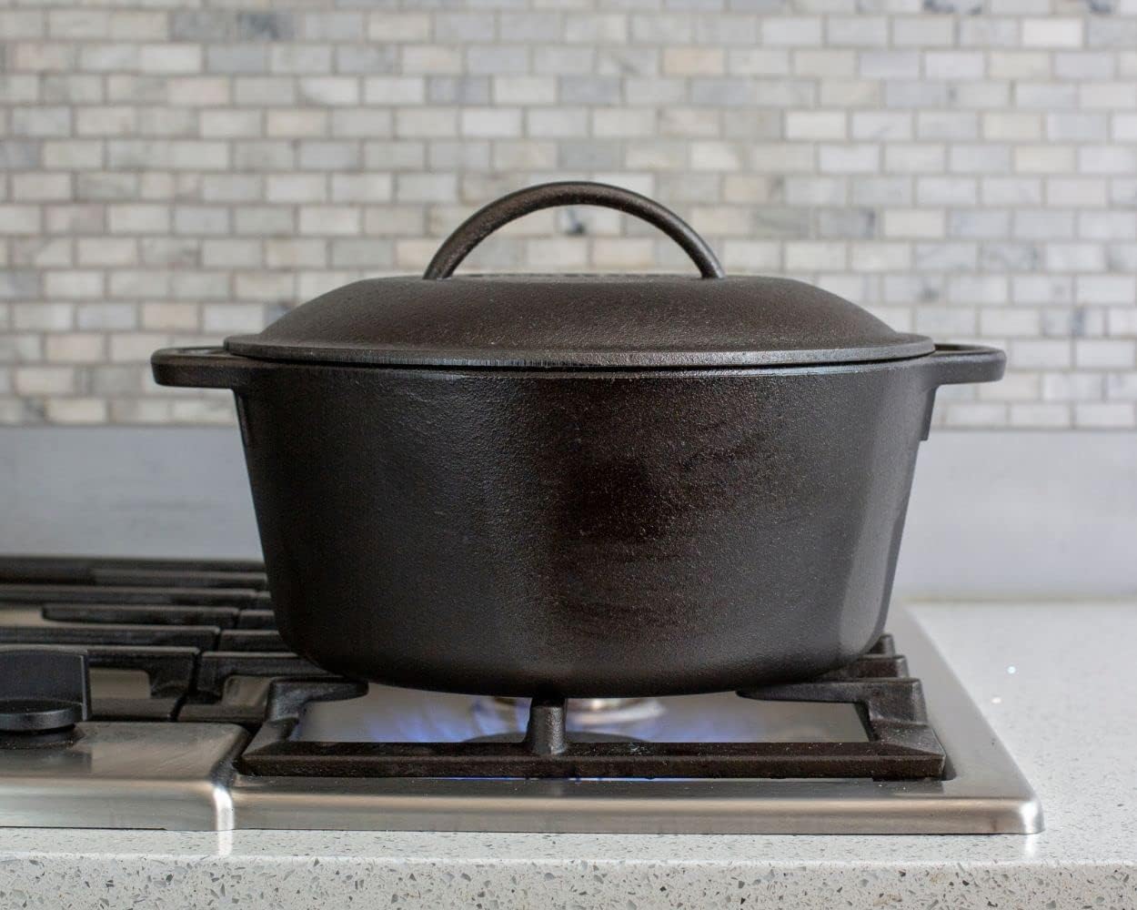 LODGE Cast Iron Dutch Oven 5 Quart