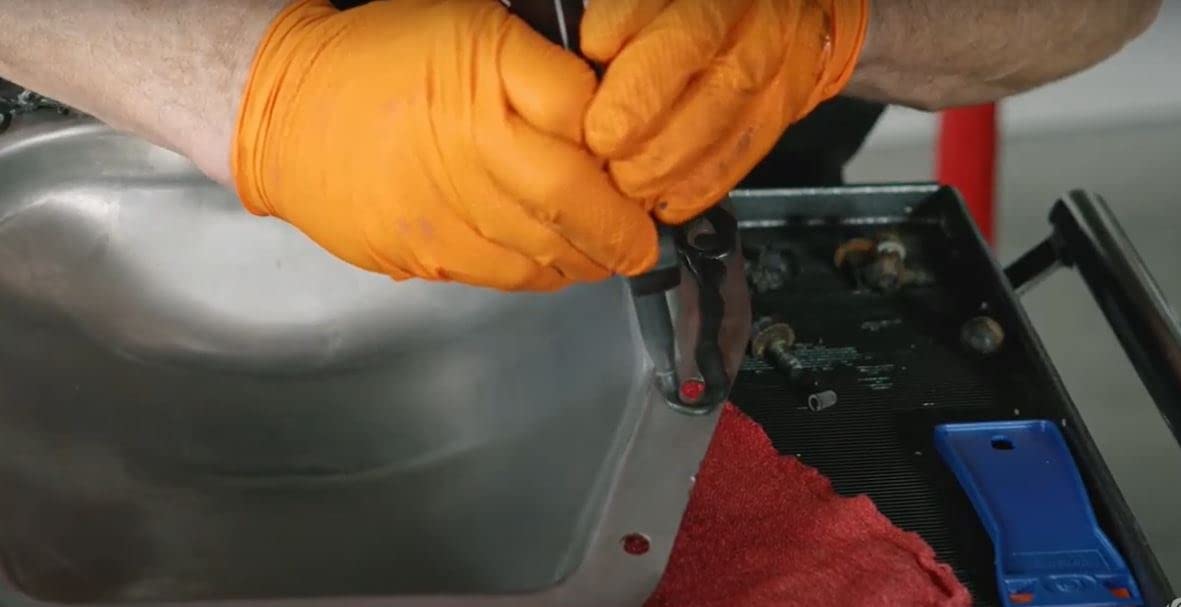 Permatex Ultra Black Gasket Maker Oil Resistance RTV Silicone, 269 g / 9.5 oz ( 85080 )