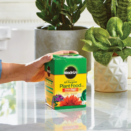 Miracle - Gro Water Soluble All Purpose Plant Food Grows Bigger More Beautiful Plants 1.5 lb