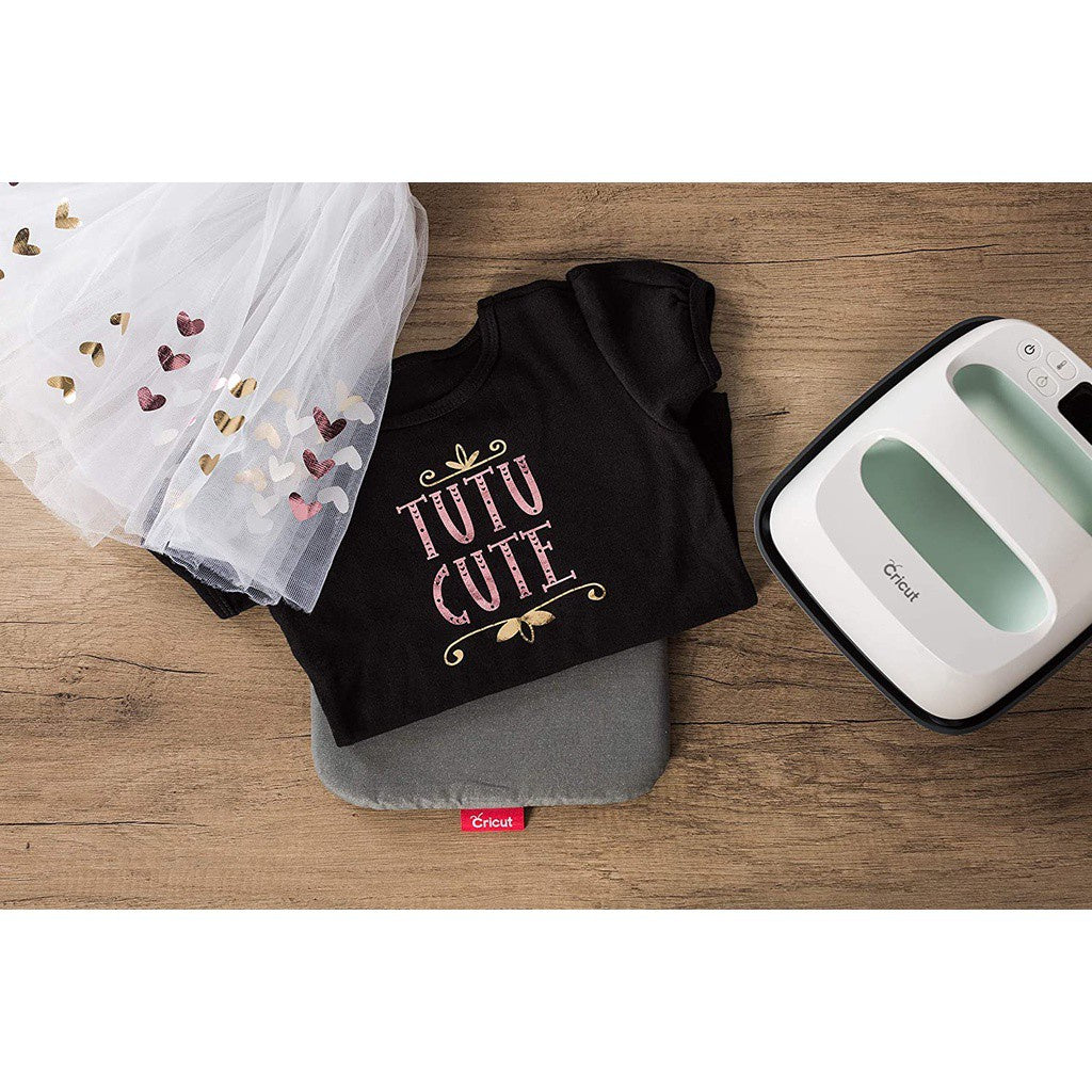 Cricut EasyPress 2 Heat Press Machine For T Shirts & HTV Vinyl Projects, Mint, 9"x 9" (CHP180B2)