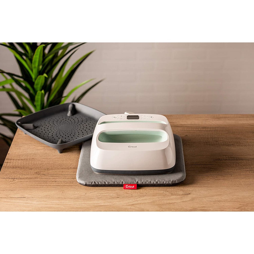 Cricut EasyPress 2 Heat Press Machine For T Shirts & HTV Vinyl Projects, Mint, 9"x 9" (CHP180B2)