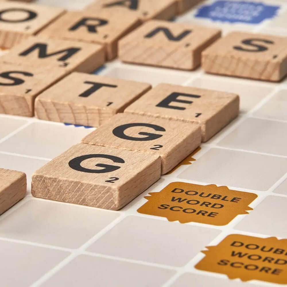 Hasbro Gaming The Classic Crossword Game Scrabble Ages 8+