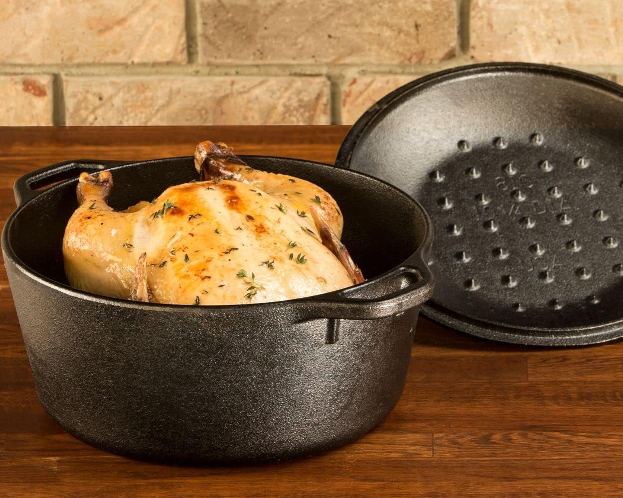 LODGE Cast Iron Dutch Oven 5 Quart