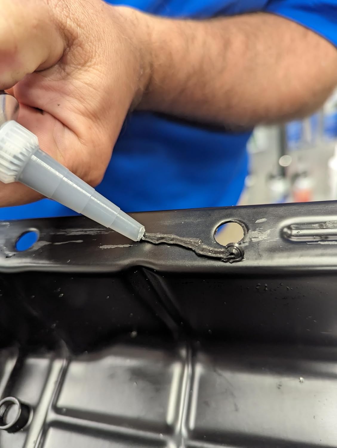 Permatex Ultra Black Gasket Maker Oil Resistant, 13 oz ( 24105 )