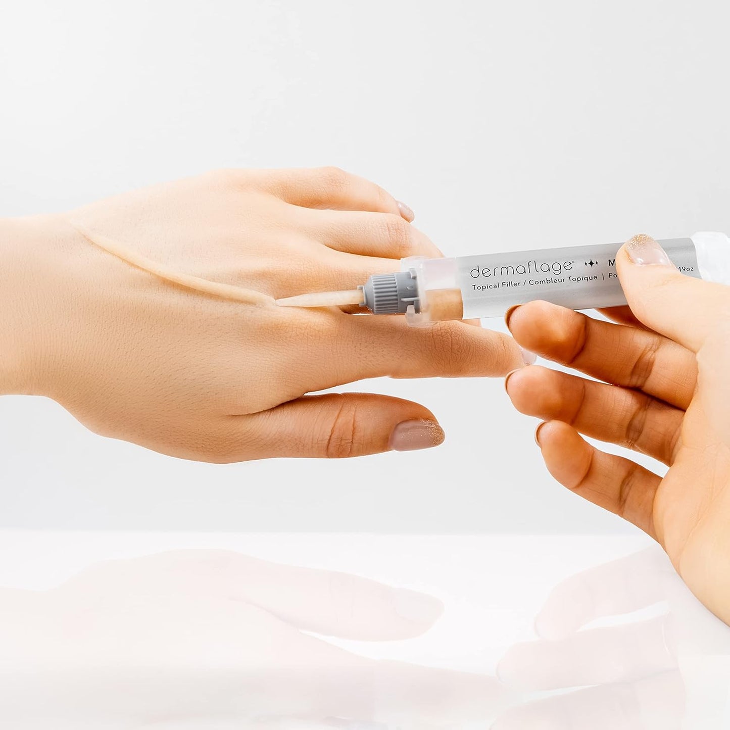 Dermaflage The Hollywood Topical Filler Applicator Bronze Medium 1 Count