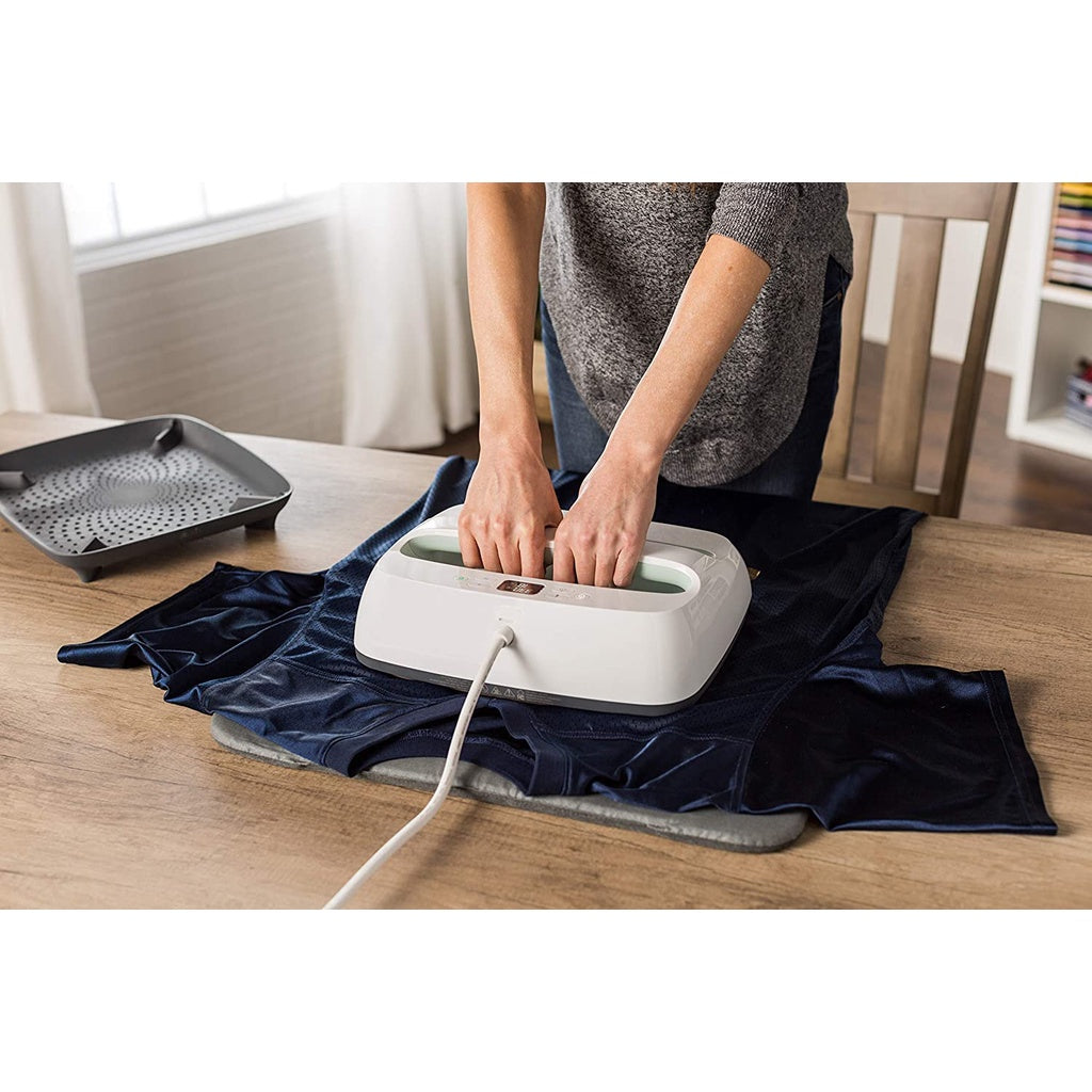 Cricut EasyPress 2 Heat Press Machine For T Shirts & HTV Vinyl Projects, Mint, 9"x 9" (CHP180B2)