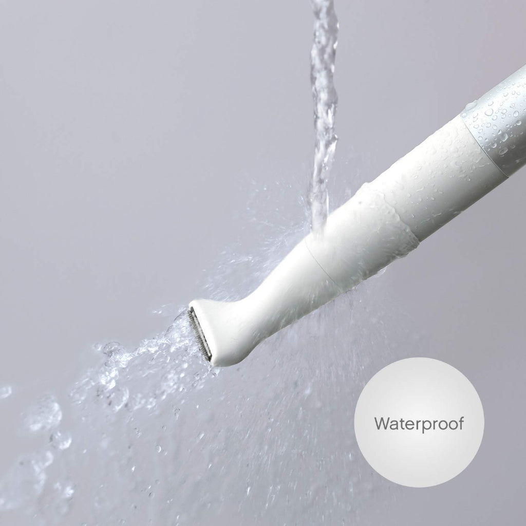 Panasonic Bikini Trimmer & Shaver 4 Attachments for Complete Bikini Area Grooming ES-WV60 -s