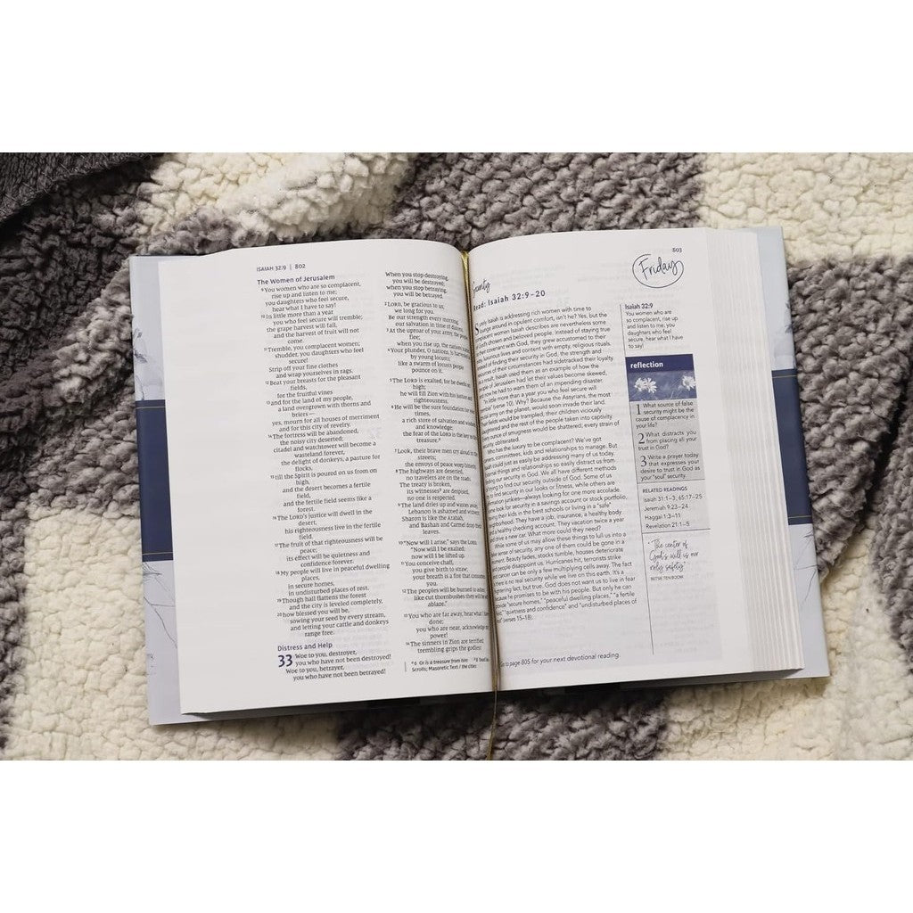 NIV Women's Devotional Bible