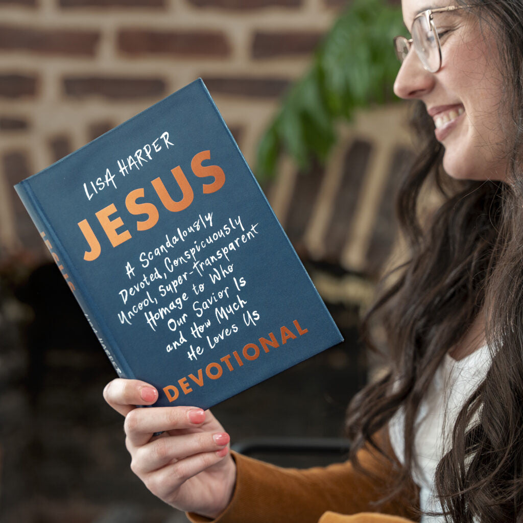 JESUS: Who Our Savior Is and How Much He Loves Us Devotional