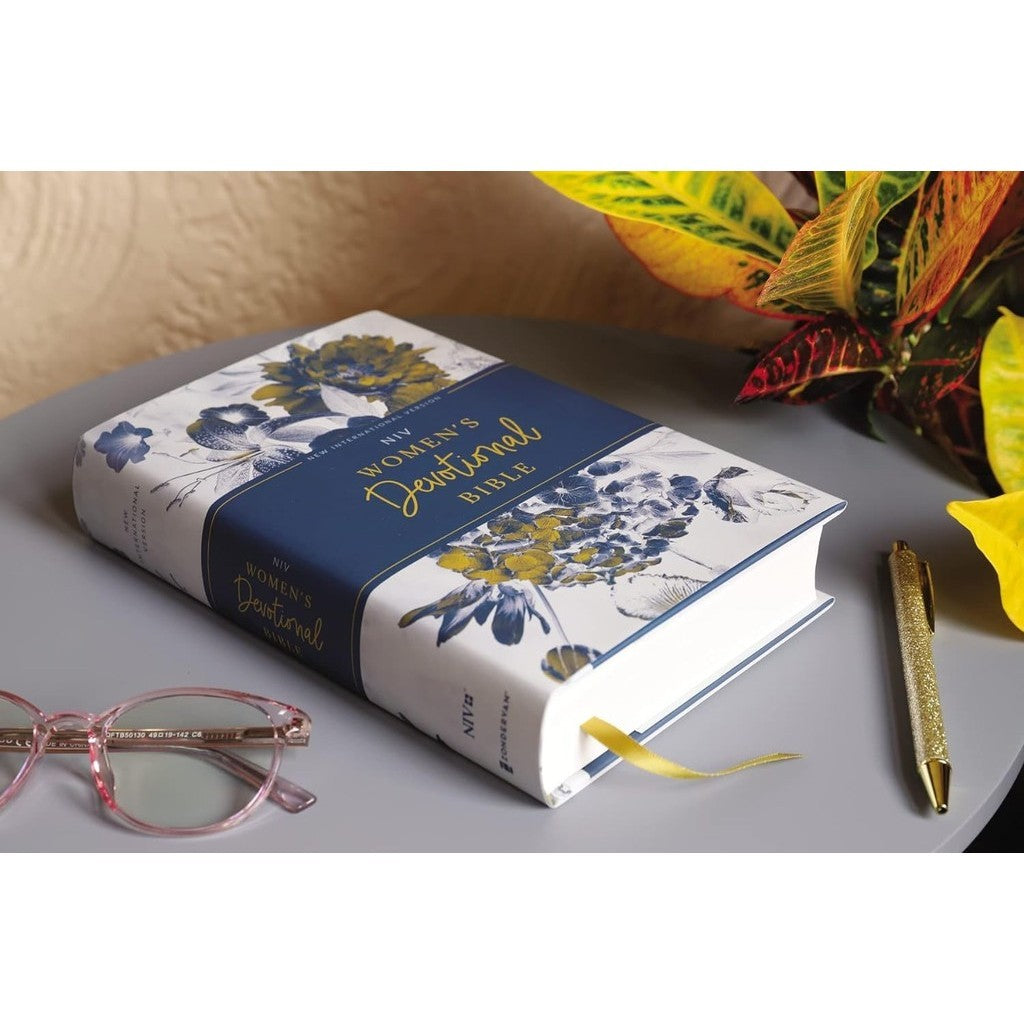 NIV Women's Devotional Bible